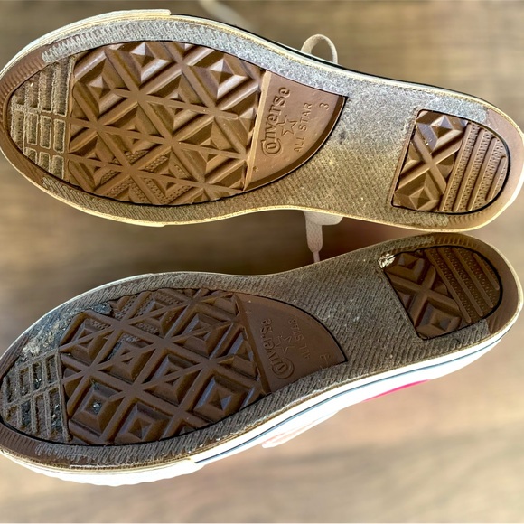 Boys Red Chucks Like New - Picture 8 of 8